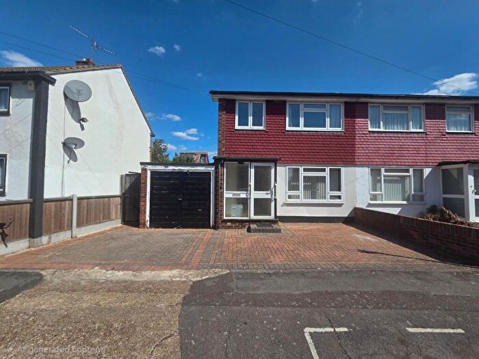 3 Bedroom Semi-Detached House For Sale In Edward Road, Chadwell Heath, RM6
