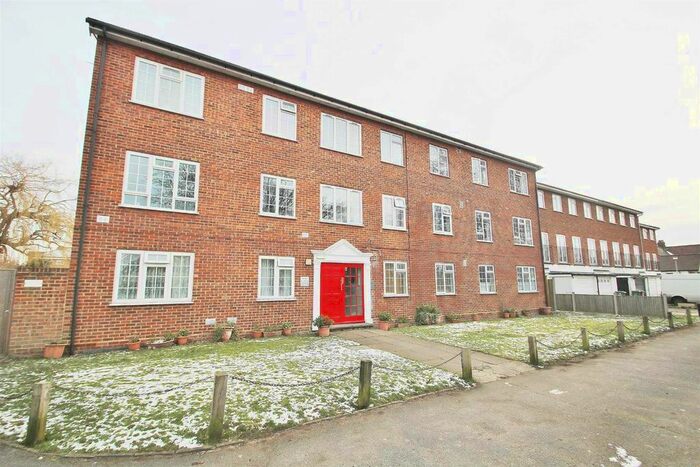 1 Bedroom Flat To Rent In Bucklers Way, Carshalton, SM5
