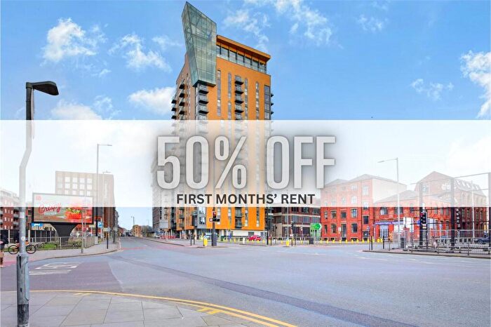 2 Bedroom Flat To Rent In Skyline Central, Goulden Street, Manchester, M4