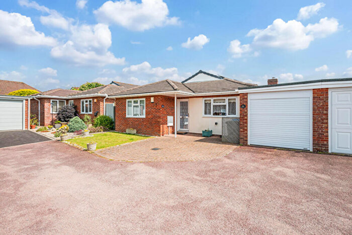2 Bedroom Bungalow For Sale In Summerfields, Locks Heath, Southampton, SO31
