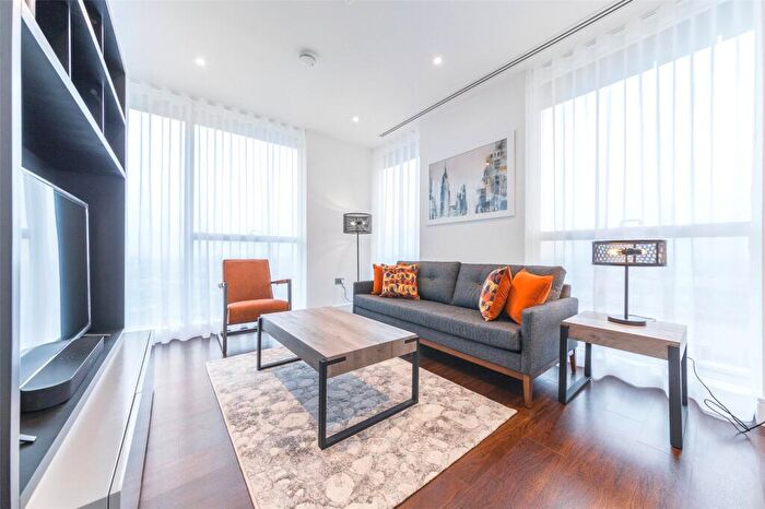 3 Bedroom Apartment To Rent In Maine Tower, Harbour Way, Canary Wharf, London, E14