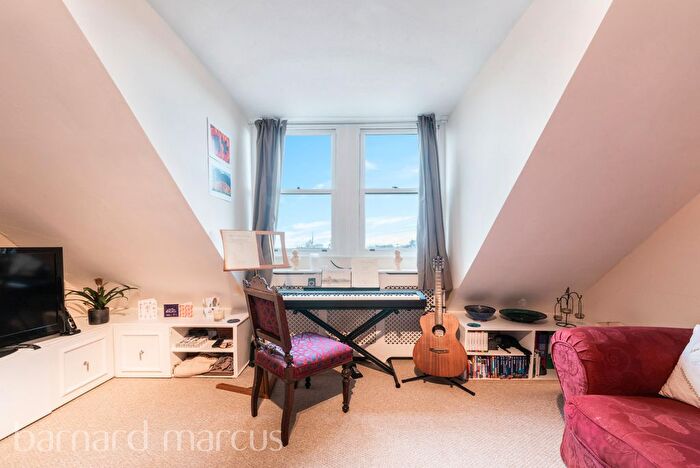 1 Bedroom Flat To Rent In Valley Road, Streatham, SW16