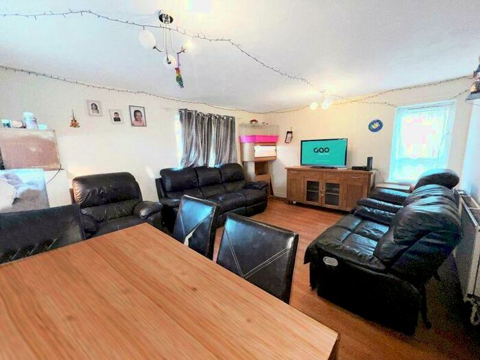 4 Bedroom Terraced House For Sale In Dorking Walk, Corby, NN18