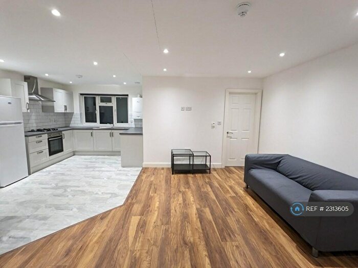 1 Bedroom Flat To Rent In Longmore Road, Solihull, B90