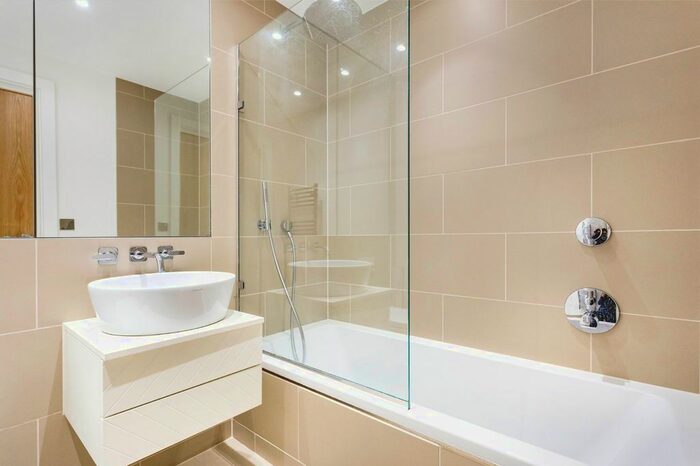 1 Bedroom Flat For Sale In Holland Park Avenue, London, W11