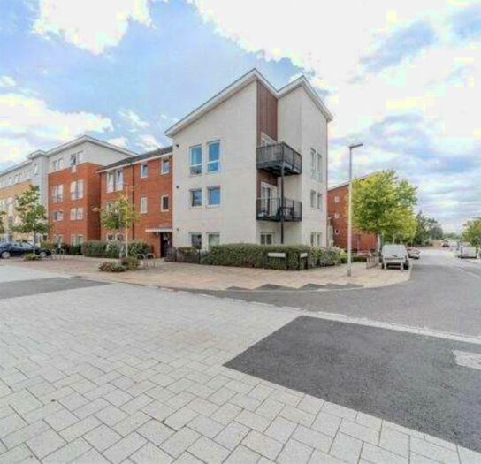2 Bedroom Flat To Rent In Whale Avenue, Reading, RG2