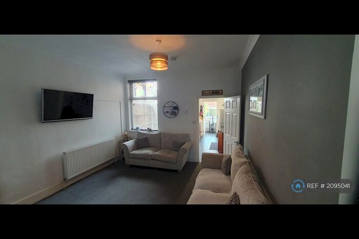 2 Bedroom Terraced House To Rent In Diamond Avenue, Nottinghamshire, NG17