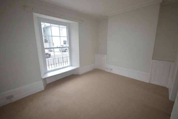 1 Bedroom Flat To Rent In Ferris Town, Truro, TR1