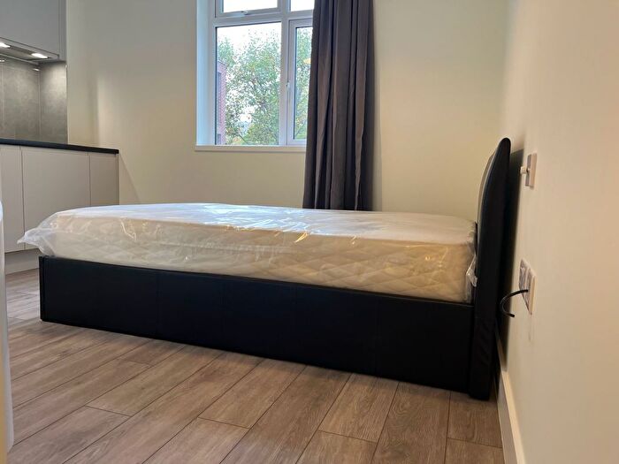 1 Bedroom Flat To Rent In King Street, London, W6