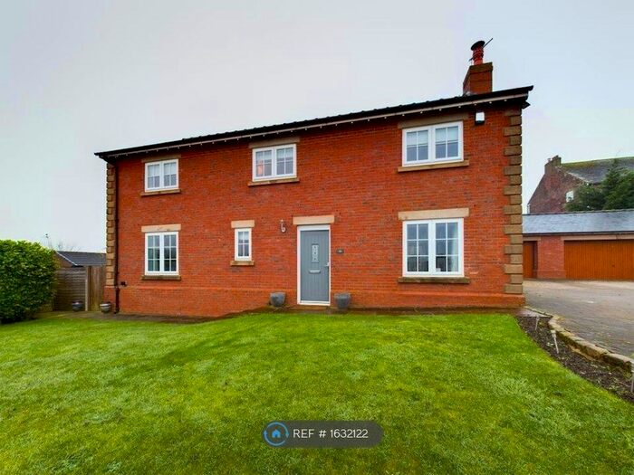 4 Bedroom Detached House To Rent In Scot Lane, Wigan, WN2