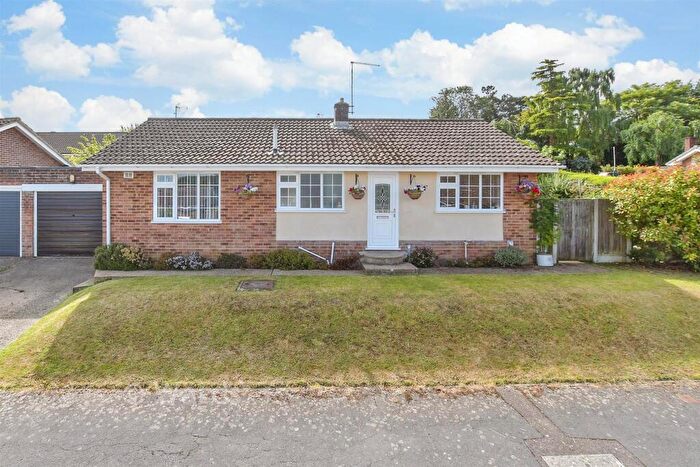 2 Bedroom Detached Bungalow For Sale In St. Andrew's Gardens, Shepherdswell, Kent, CT15
