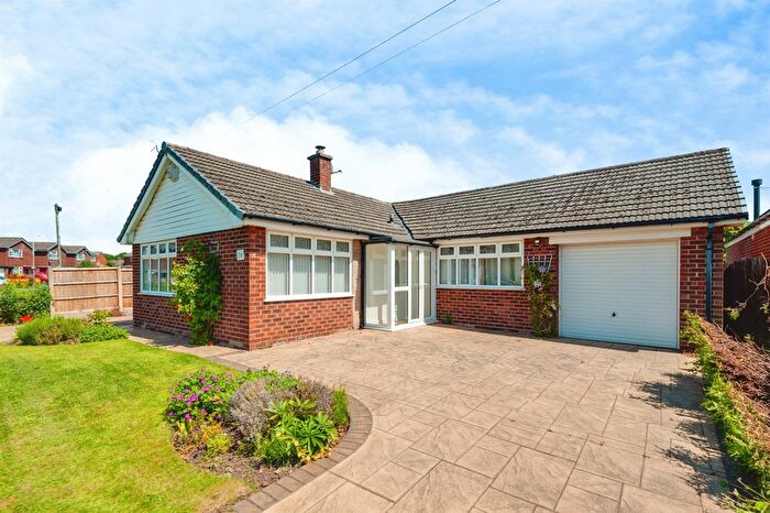4 Bedroom Detached Bungalow For Sale In Latham Avenue, Helsby, Frodsham, WA6