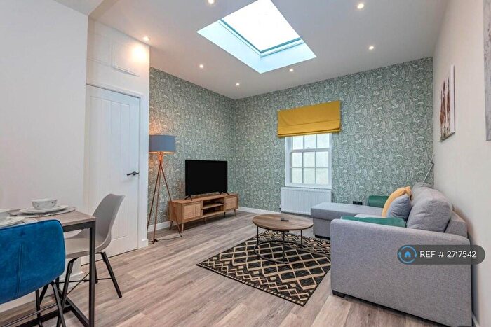 2 Bedroom Flat To Rent In High Street, Cheltenham, GL50