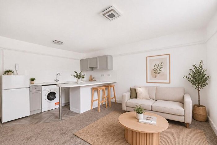 Studio For Sale In Honey Lane, Hertford, SG14