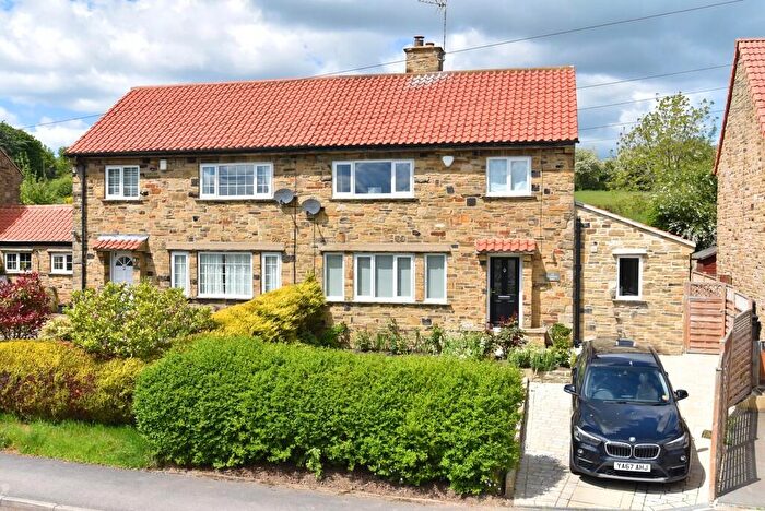 3 Bedroom Semi-Detached House For Sale In Brackenwell Lane, North Rigton, LS17