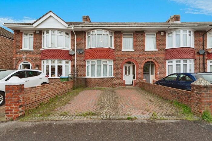 3 Bedroom House For Sale In Wallisdean Avenue, Fareham, Hampshire, PO14
