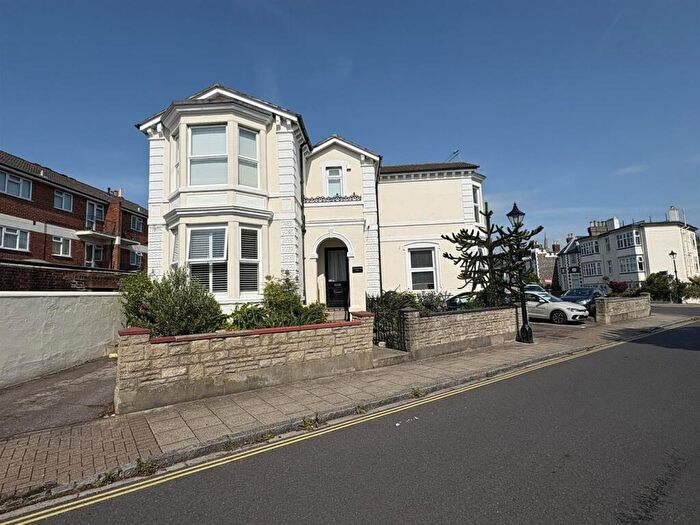 1 Bedroom Flat To Rent In Claremont Lodge, Southsea, PO5