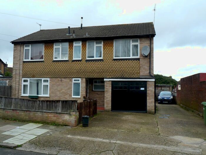 2 Bedroom Flat To Rent In Walton Avenue, South Harrow HA2