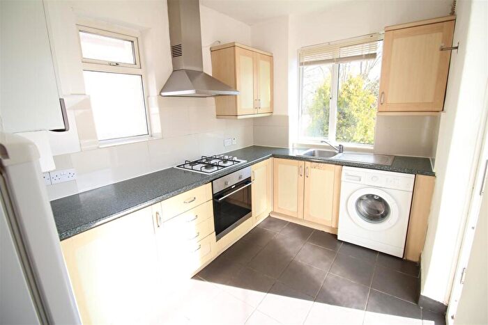 2 Bedroom Flat To Rent In Wingfield Way, Ruislip, HA4