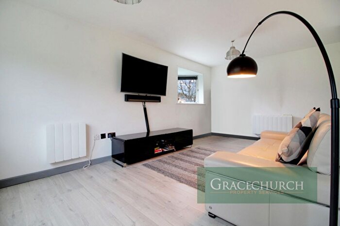 1 Bedroom Flat For Sale In Pentland Close, London, N9