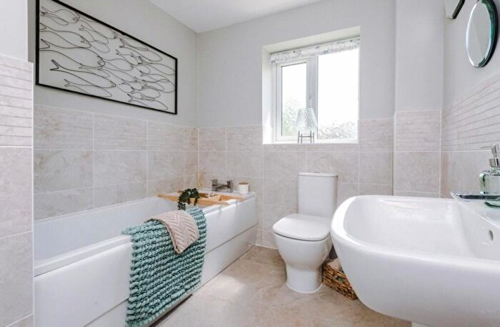 5 Bedroom Detached House For Sale In Garrett Hall Fields, Mosley Common, M29