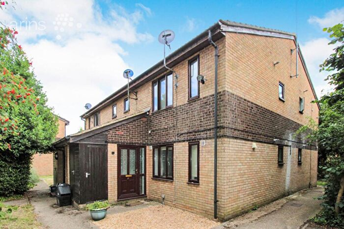 1 Bedroom Flat To Rent In Marefield, Lower Earley, RG6