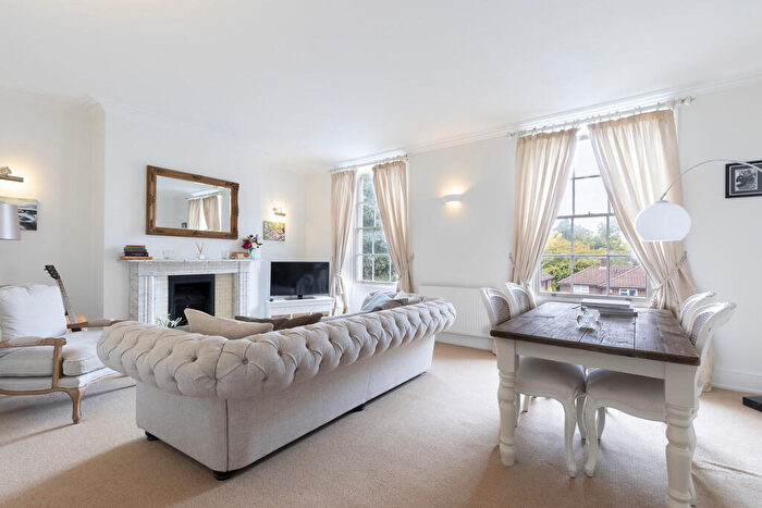 2 Bedroom Apartment To Rent In Montpellier Terrace, Cheltenham, GL50