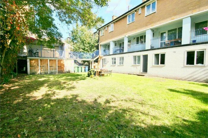 3 Bedroom Maisonette To Rent In Shenley Road, London, SE5