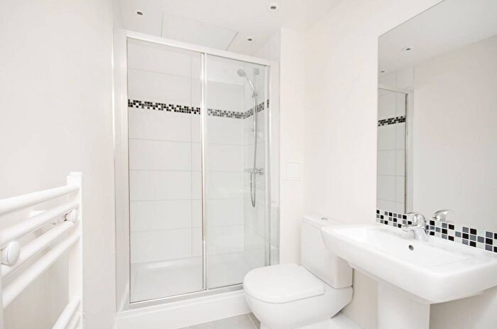 2 Bedroom Flat To Rent In Heritage Avenue, Colindale, London, NW9