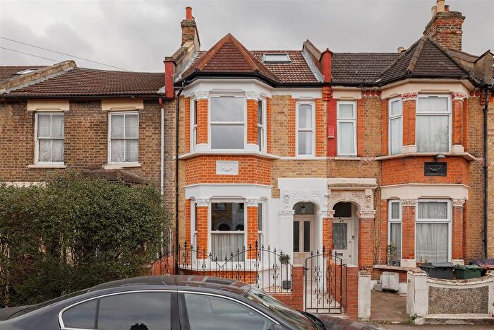 4 Bedroom Terraced House For Sale In Somers Road, Walthamstow, E17