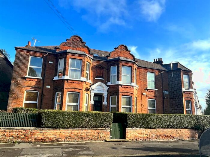 2 Bedroom Flat To Rent In Holland Road, London, NW10