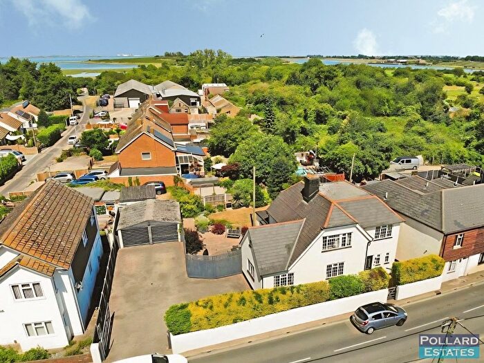 4 Bedroom Detached House For Sale In Lower Rainham Road, Rainham, ME8