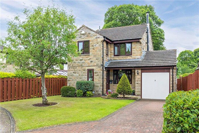4 Bedroom Detached House For Sale In The Paddock, Baildon, West Yorkshire, BD17