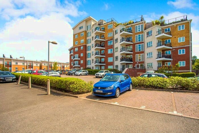 2 Bedroom Flat To Rent In The Gateway, Watford, Hertfordshire, WD18