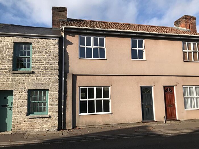 3 Bedroom Terraced House To Rent In High Street, Street, Somerset, BA16
