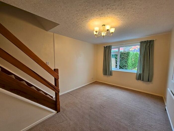 4 Bedroom SemiDetached House To Rent In Bodnant Road, Rhos On Sea