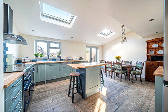 3 Bedroom Semi-Detached House For Sale In Wheatleys Close, Steventon, RG25