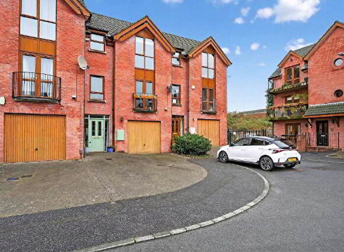 3 Bedroom TownHouse For Sale In Annadale Square, Belfast, BT7