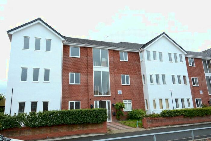 2 Bedroom Flat To Rent In Grosvenor Road, Hoylake, Wirral, CH47