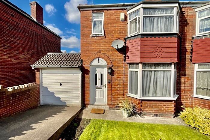 3 Bedroom Semi Detached House To Rent In Balmoral Road, Sheffield, S13