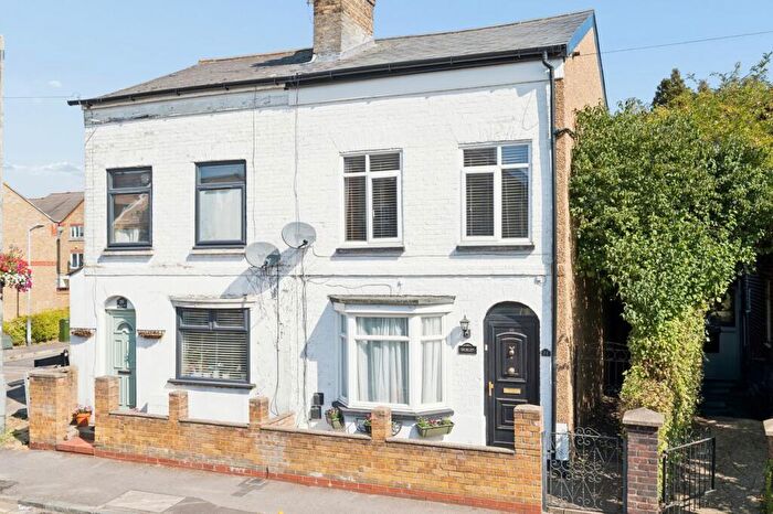 2 Bedroom Cottage For Sale In High Street, Colnbrook, Slough, SL3