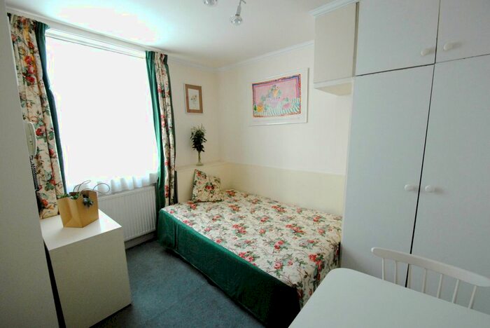 Studio To Rent In Craven Hill Gardens, London, W2