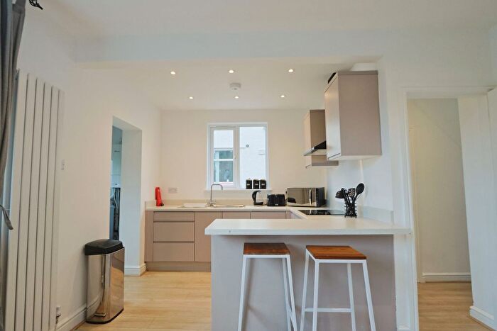 4 Bedroom Semi-Detached House To Rent In Station Road, Filton, Bristol, BS34