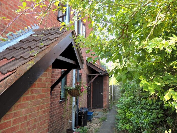 1 Bedroom Terraced House To Rent In Gisburn Close, Heelands, Milton Keynes, MK13