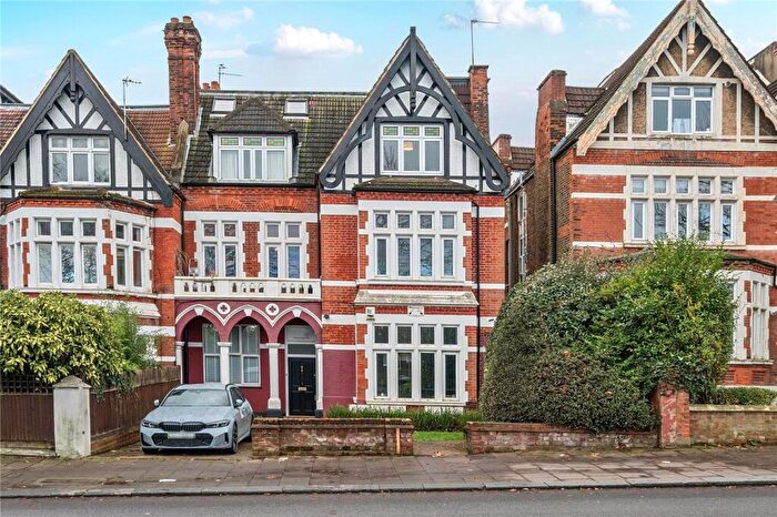 2 Bedroom Flat For Sale In Westwood Hill, Sydenham, London, SE26