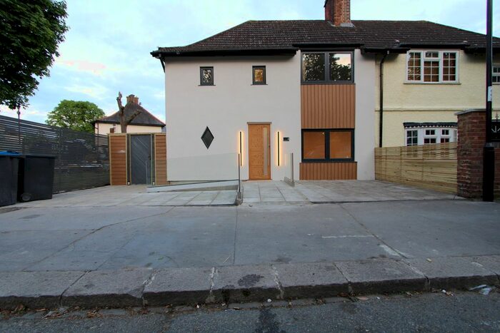 4 Bedroom Terraced House To Rent In Buckingham Avenue, Norbury, CR7