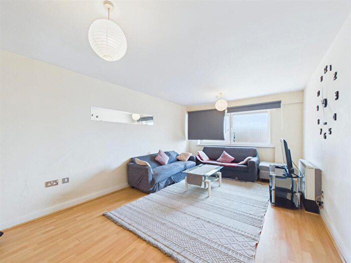 2 Bedroom Flat To Rent In Royal Plaza, Eldon Street, Sheffield, S1