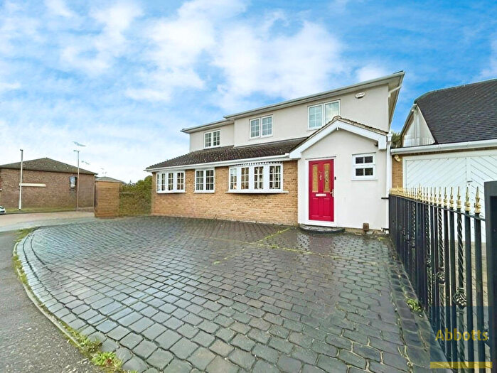 5 Bedroom Detached House To Rent In Lee Chapel South, Basildon, SS16