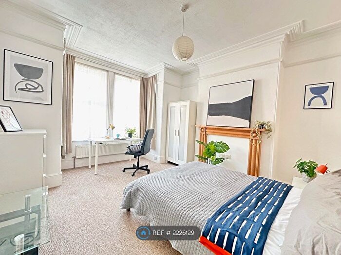 6 Bedroom Terraced House To Rent In Monks Road, Exeter, EX4