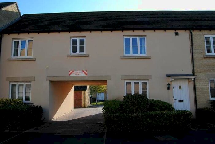 2 Bedroom Maisonette Flat To Rent In Sorrel Way, Shilton Park, Carterton, OX18